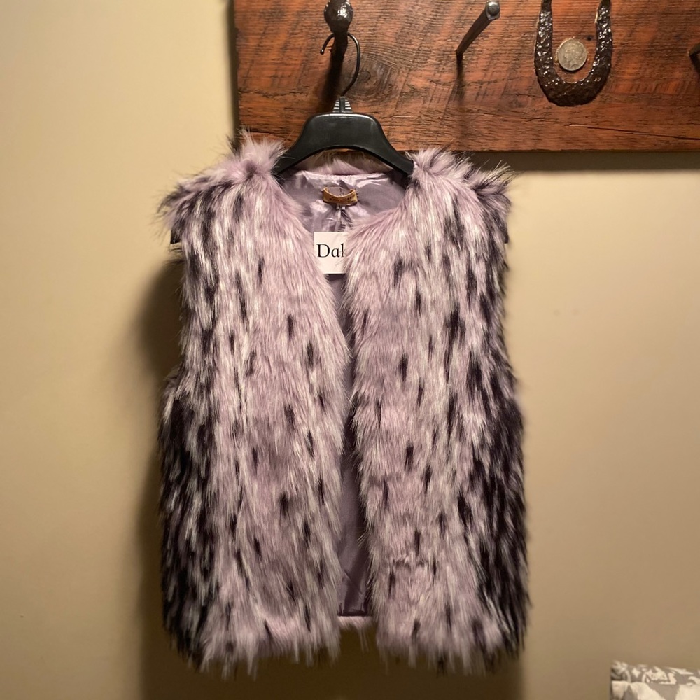 New Boutique Women’s Faux Fur vest